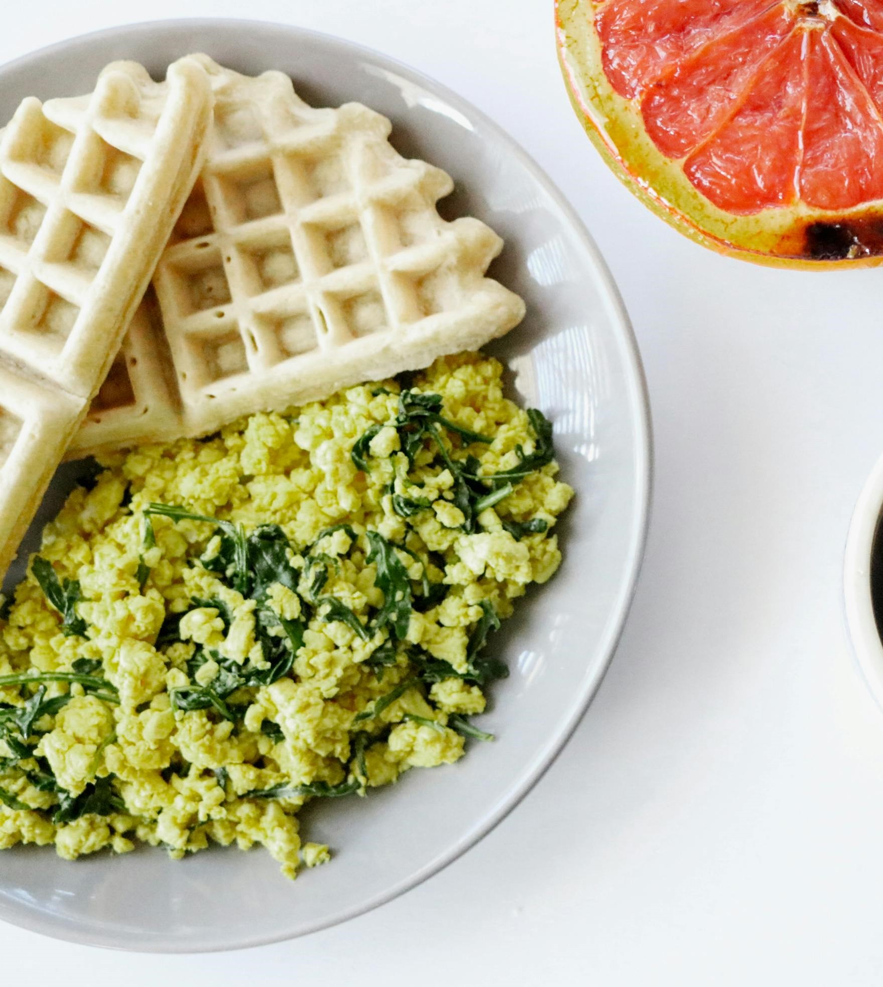 spinach in scrambbled eggs