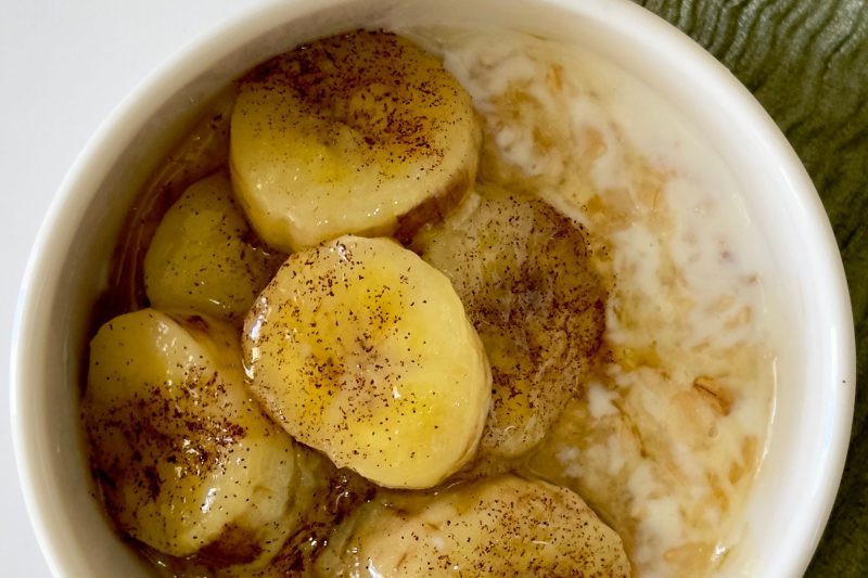 banana oat meal in a bowl
