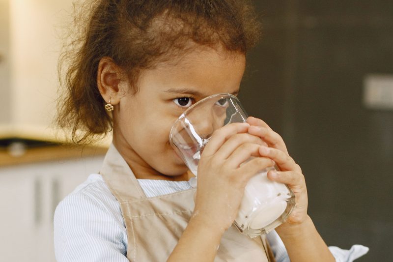 toddler drinking smoothie